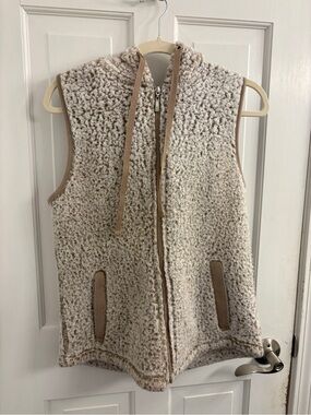 Architect Cream Sherpa Zip Vest with Tan Trim